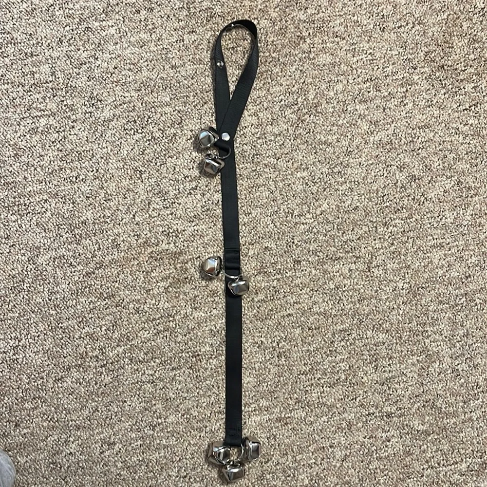 NWOT adjustable training bells for a door for dogs